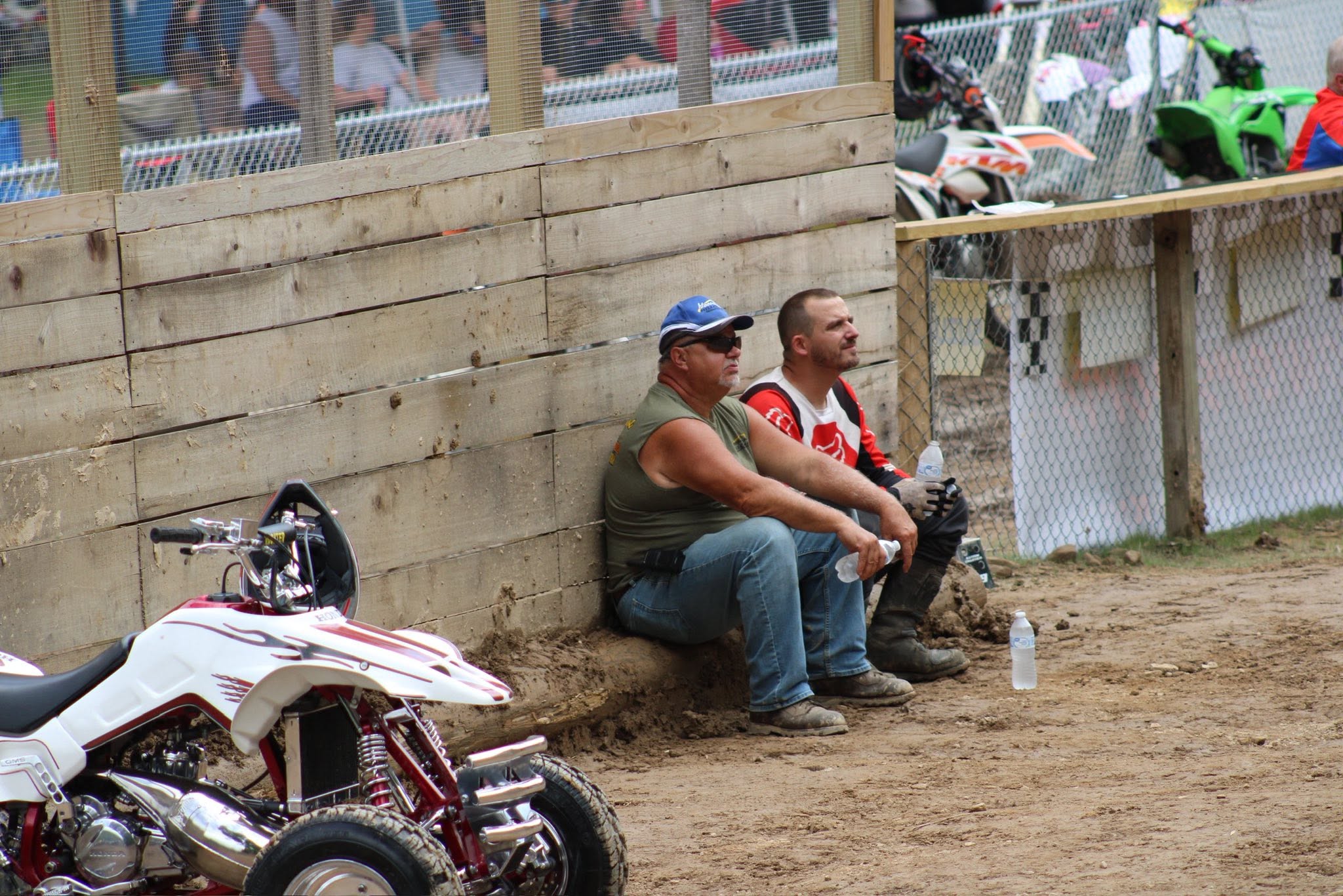 Fans and race-day atmosphere at Moonshine Hillclimb